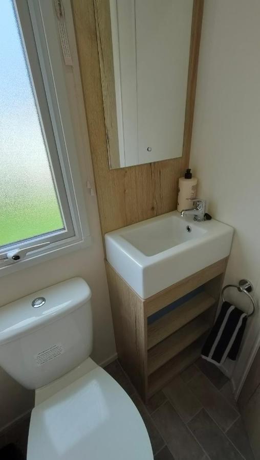 3 Bedroom Stylish Caravan - Vans With Business Sign Not Allowed Port Seton المظهر الخارجي الصورة